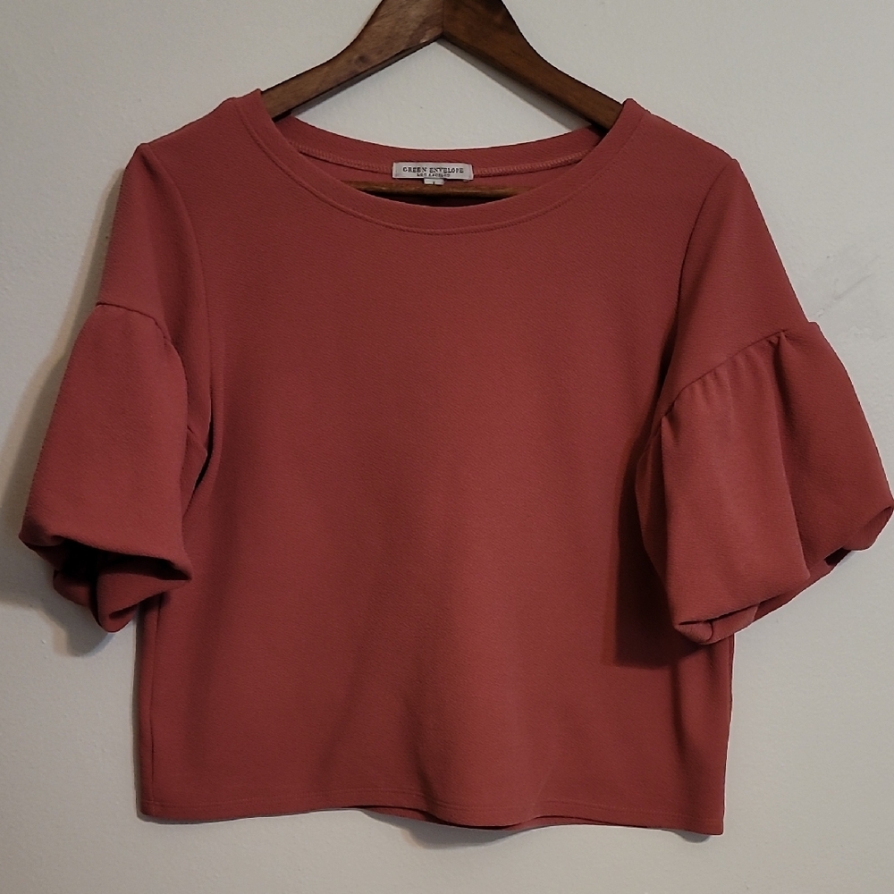 Green Envelope Rose Puff-Sleeve Cropped Tee